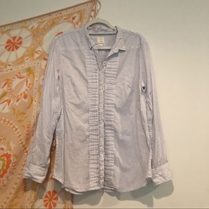 Gap “The Fitted Boyfriend” Button Down Blouse
